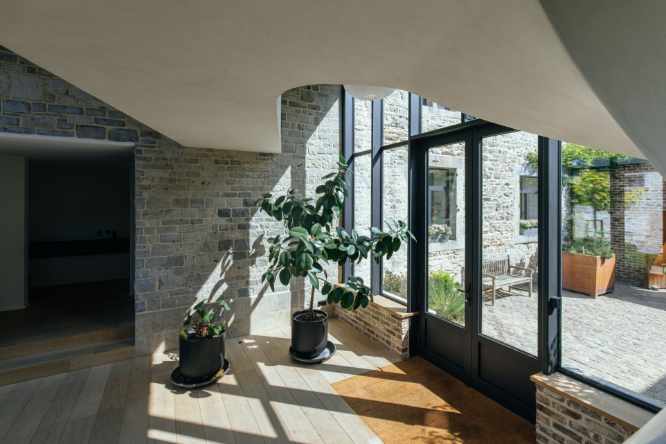 Transformation d&#39;un ancien relais postal en une habitation unifamiliale sur la commune de Wanze 