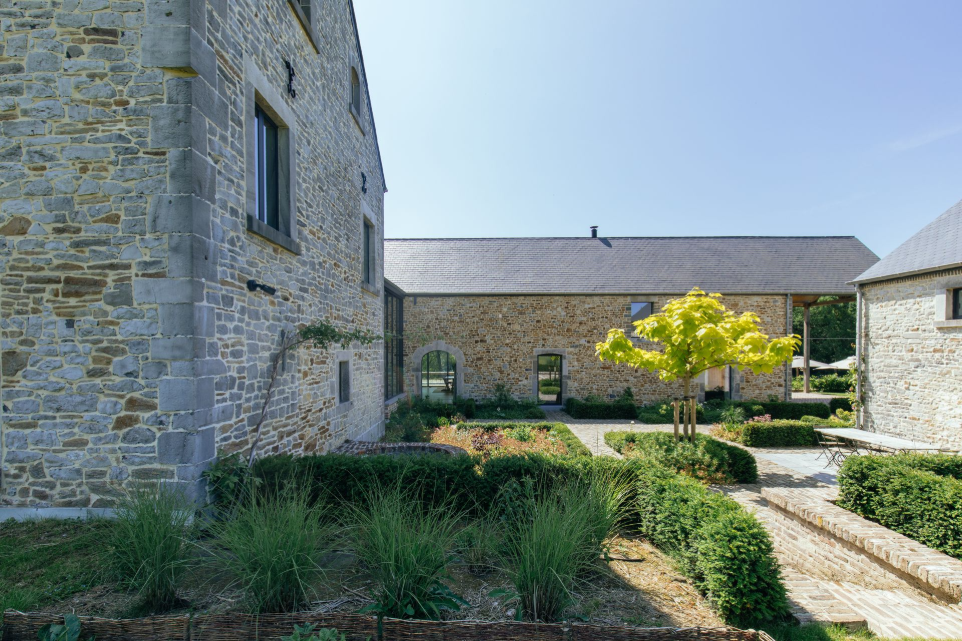 Transformation d&#39;un ancien relais postal en une habitation unifamiliale sur la commune de Wanze 